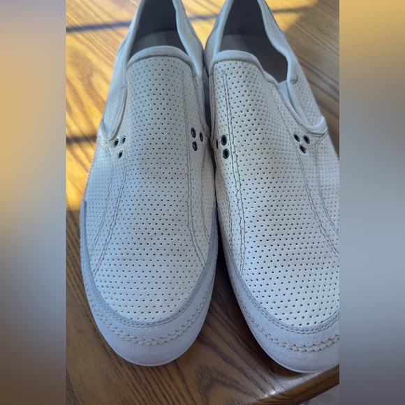 Bacco Bucci made in Italy cream Perforated Loafers with Stripe (shoe10)